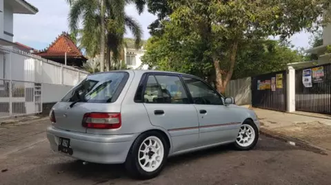 Harga Toyota Starlet 1.3 SEG 1994